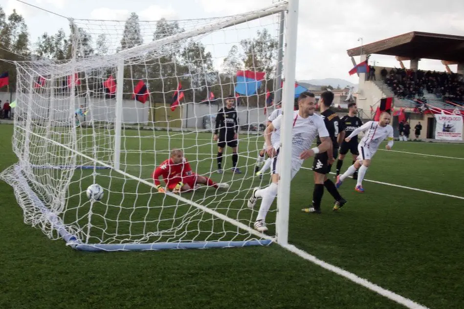 Un gol di Gutierrez del Tortolì