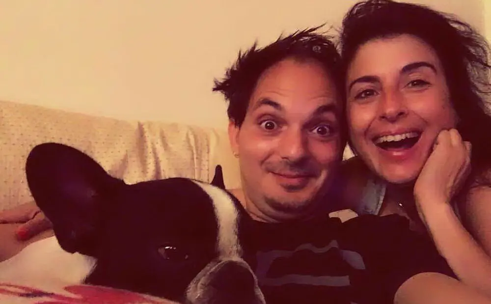 Cinzia Melis insieme a suo marito e a Balu, da Cagliari