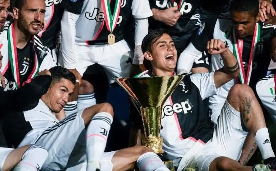 Tornando alla stagione 2019-2020, la Juve si laurea campione d'Italia per il nono anno di fila