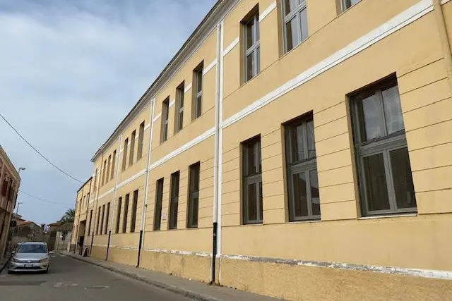 La scuola di via Cesare Battisti (Foto Sara Pinna)