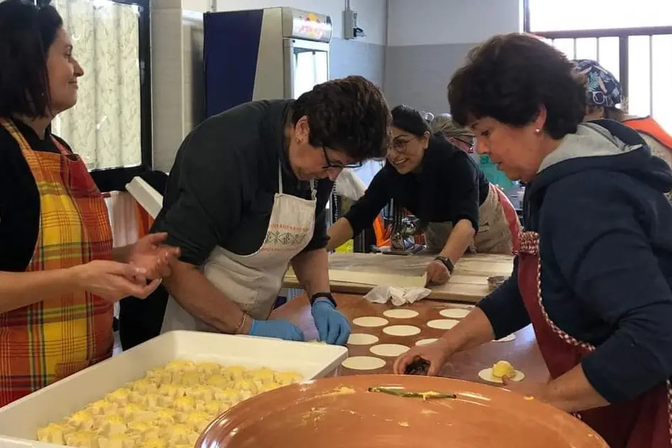 Preparativi per Saboris Antigus (foto Corrias)