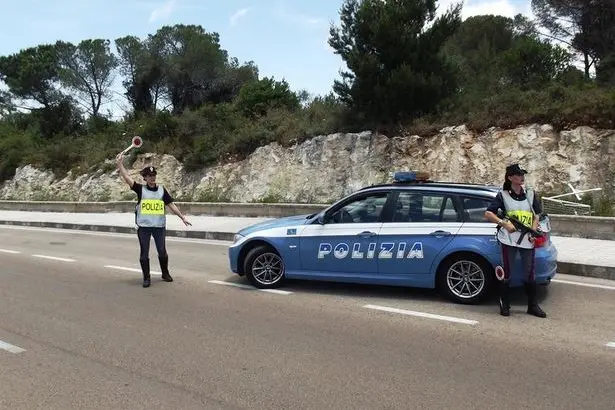 Polizia stradale (Ansa)