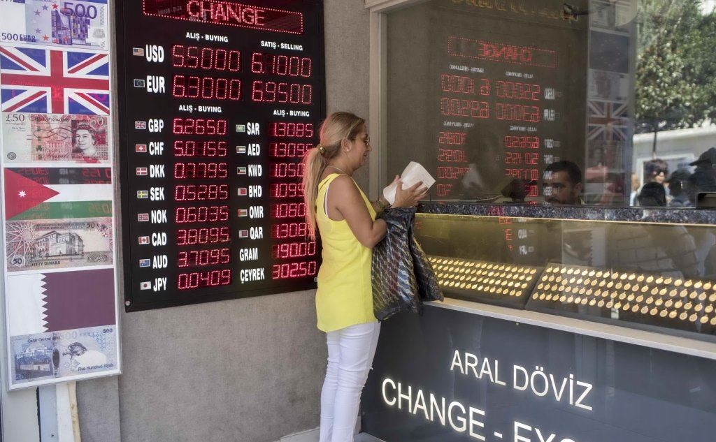 Sotto accusa anche l'eccessiva moneta turca messa in circolazione, con conseguente perdita di valore