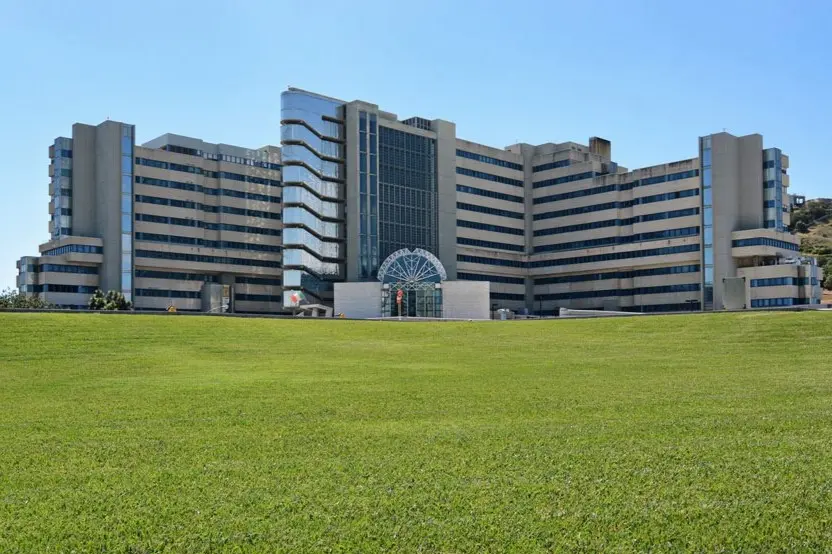 L'ospedale Brotzu di Cagliari (archivio L'Unione Sarda)