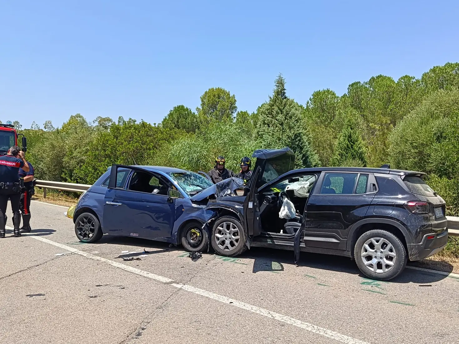 Uta, schrecklicher Frontalzusammenstoß auf dem SP2: Zwei Tote Le auto coinvolte nell'incidente mortale sulla Sp2 (Foto: Angelo Cucca)