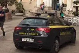 Una pattuglia della Guardia di finanza di Oristano (foto Elia Sanna)