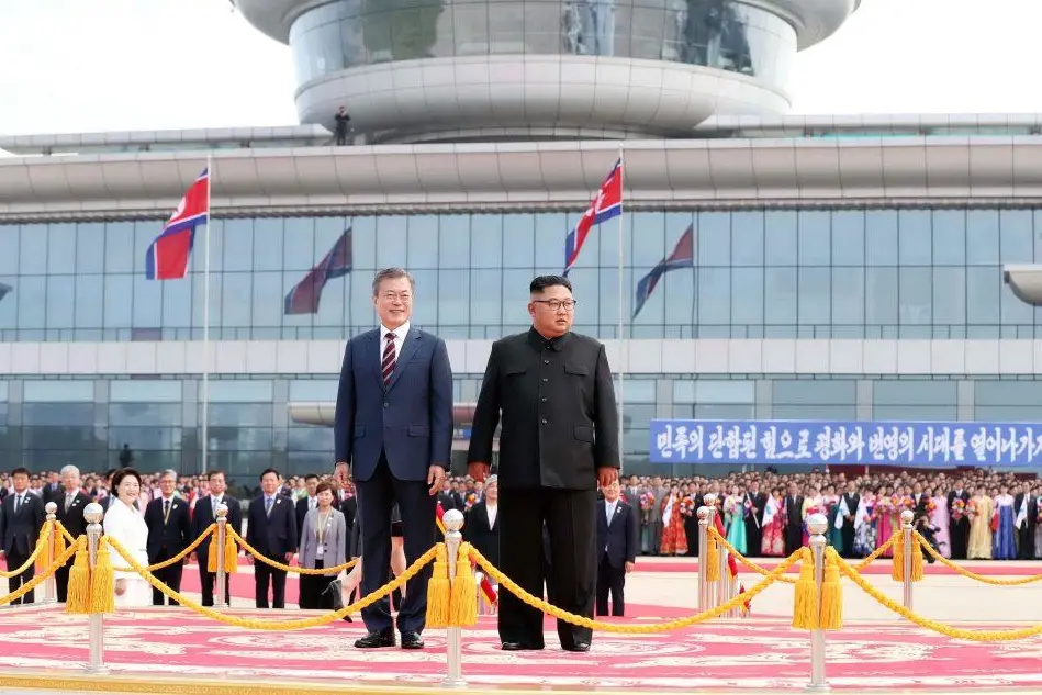 Da sinistra: Moon Jae-in e Kim Jong-un (foto Ansa)