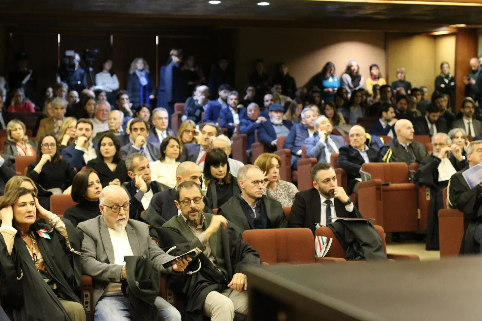 Un momento dell'assemblea al palazzo di giustizia di Cagliari