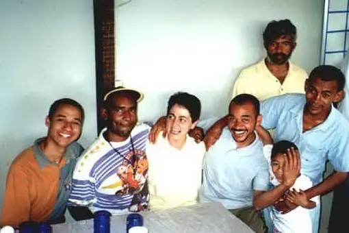 Maria Paola Olla con i meninos de rua a San Paolo del Brasile