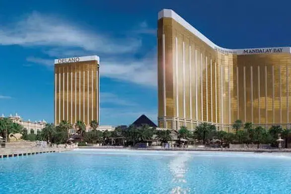 L'hotel Mandalay Bay a Las Vegas (foto da Google)