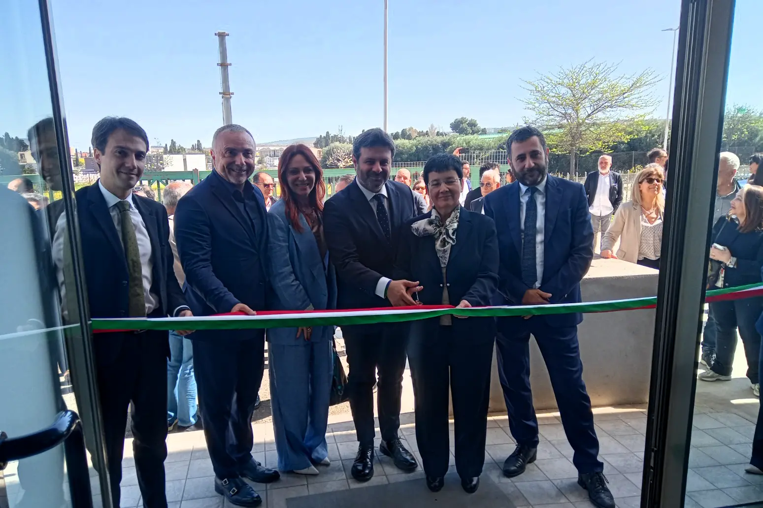 Il taglio del nastro della struttura sassarese di Porto Conte Ricerche (foto ufficio stampa)