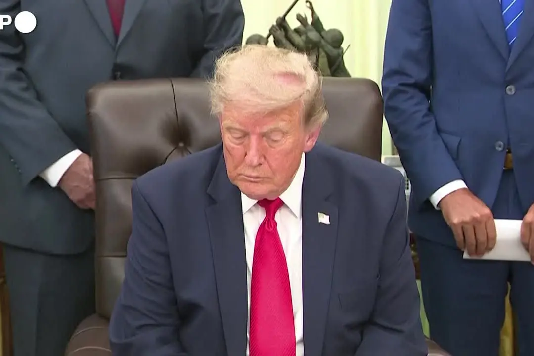 Trump: 'Warsh è fantastico, gli piacerebbe vedere tassi più bassi'