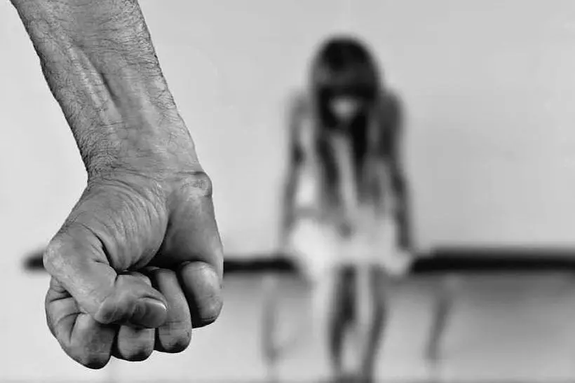 Violenza sulle donne (foto Pixabay)