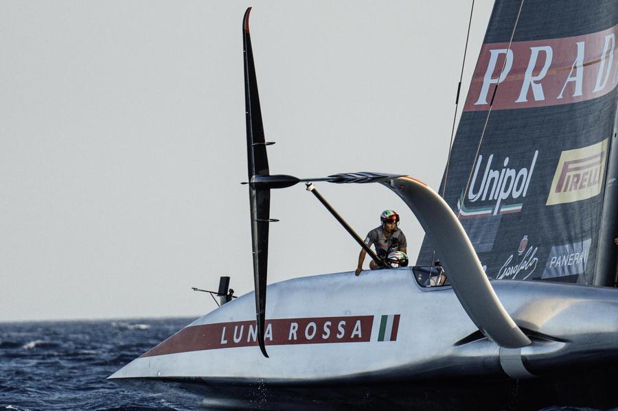 America's Cup, a Cagliari prima uscita in acqua per l'Ac 75 