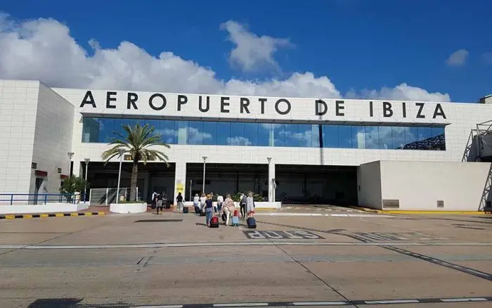 L'aeroporto di Ibiza (foto Ruffi)
