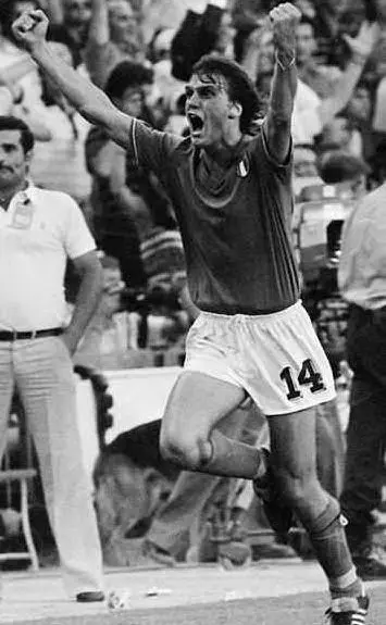 L'urlo di Tardelli nel 1982 (foto Wikipedia e Vivo Azzurro)