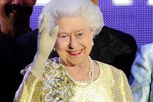 La regina Elisabetta II (foto @TheRoyalFamily)