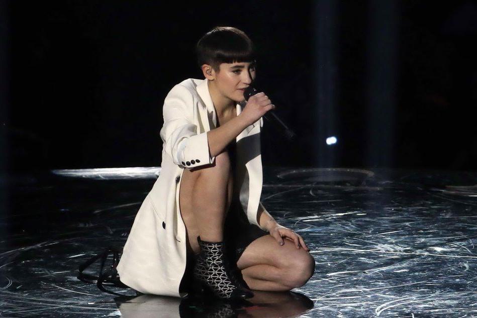 Sofia Tornambene trionfa a X Factor: pioggia di applausi per la 16enne marchigiana