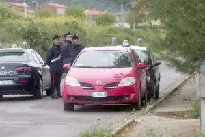 I carabinieri davanti al luogo dell'omicidio (Italo Orù)