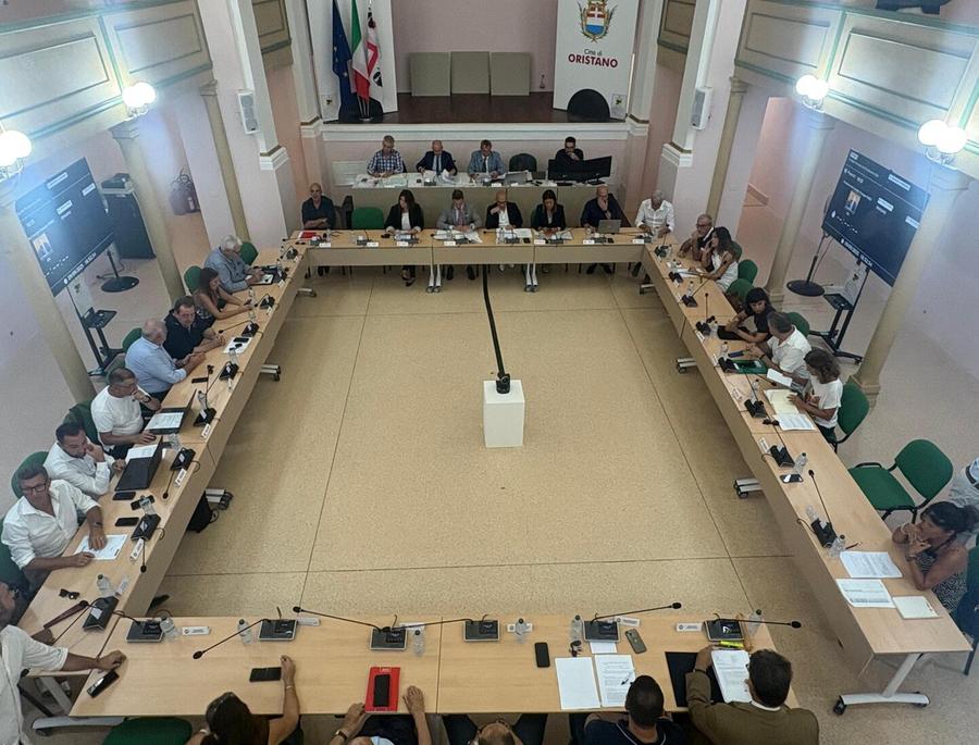 Porte girevoli nell’Aula consiliare