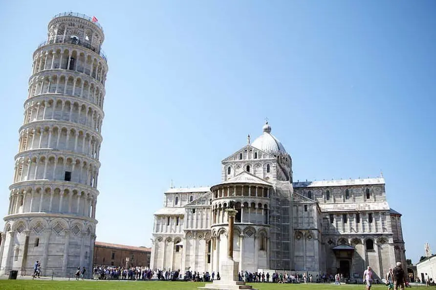 #AccaddeOggi: 15 dicembre 2001, riapre al pubblico la torre di Pisa