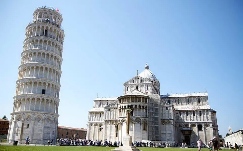 #AccaddeOggi: 15 dicembre 2001, riapre al pubblico la torre di Pisa
