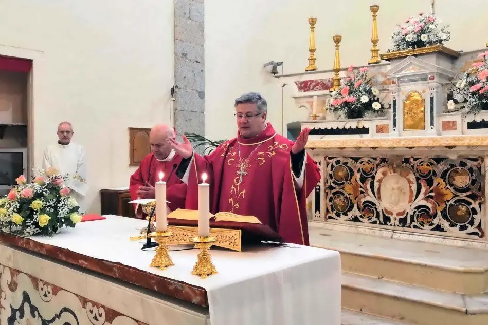 Il vescovo di Ales-Terralba, padre Roberto Carboni (foto L'Unione Sarda - Pintori)