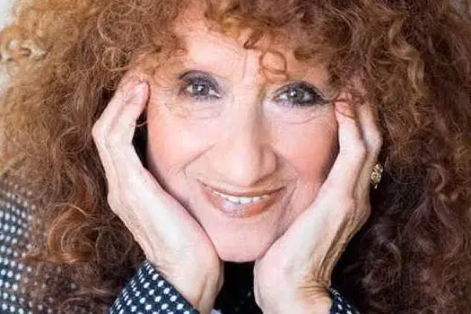 Anna Mazzamauro (foto pagina ufficiale Facebook)