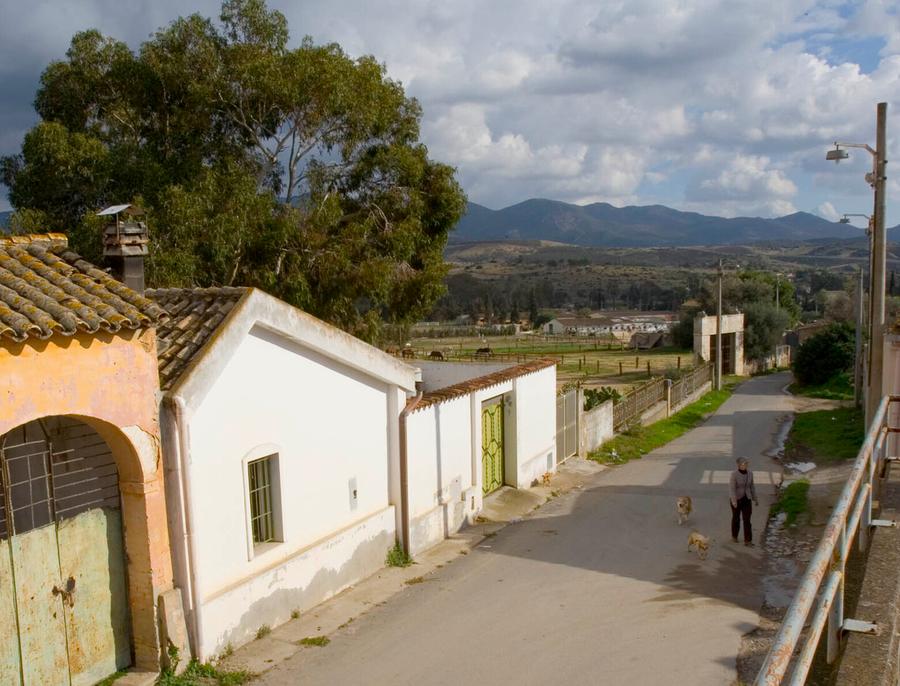 Sant’Isidoro, via libera al centro sportivo