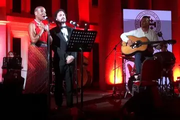 Porto Rotondo, la musica chiama la pace. Stewart e Demuro: «Alla fine vincerà»