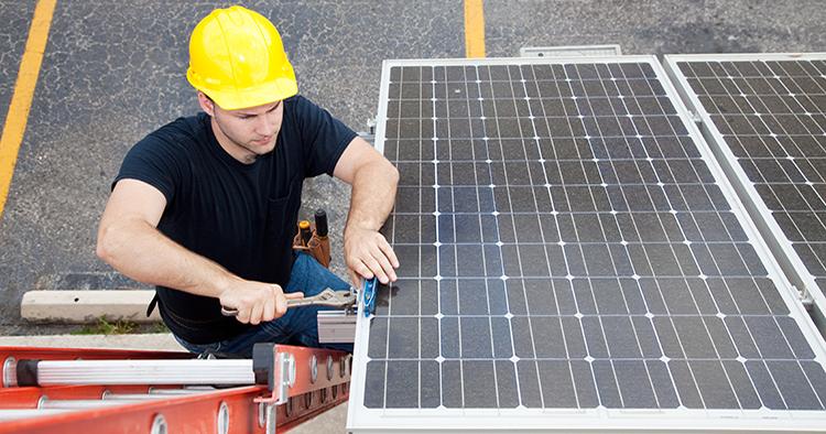 Pannelli fotovoltaici, famiglie raggirate