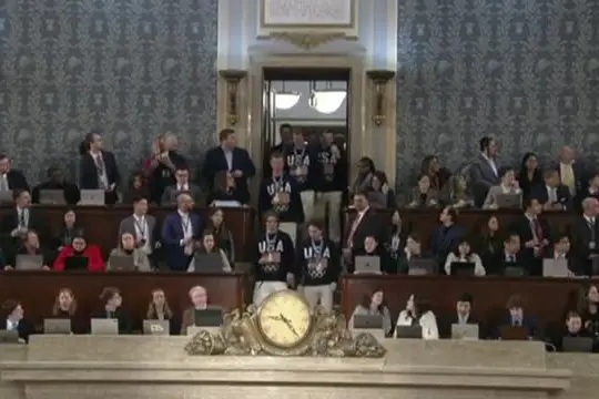 Trump omaggia al Congresso l'hockey oro olimpico