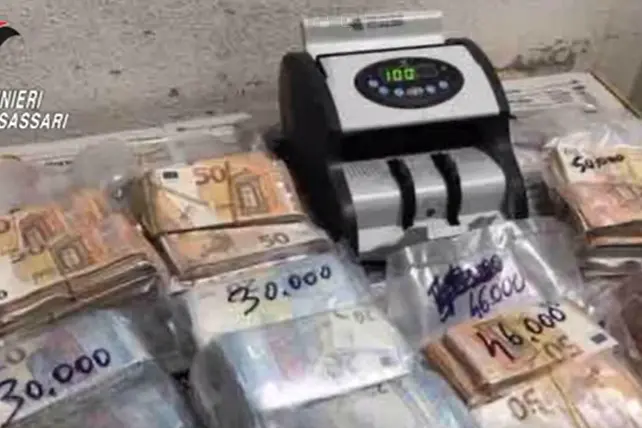 Denaro sequestrato durante l'operazione Polo Ovest