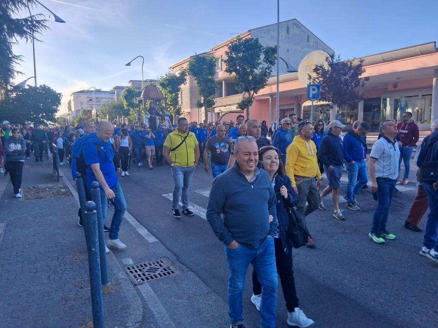 Macomer, è Sant'Antonio de su Monte: migliaia alla processio