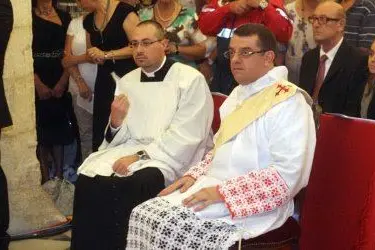 Michele Saddi durante l'ordinazione sacerdotale
