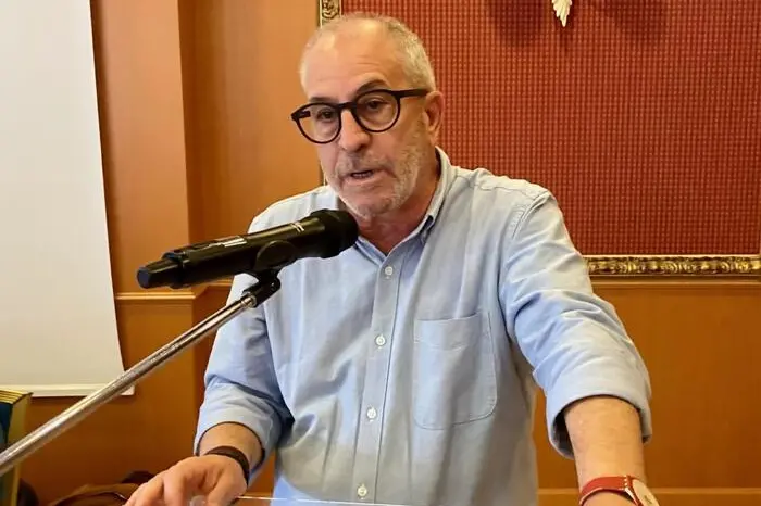 Il segretario generale della Cgil Sardegna Fausto Durante (Ansa)