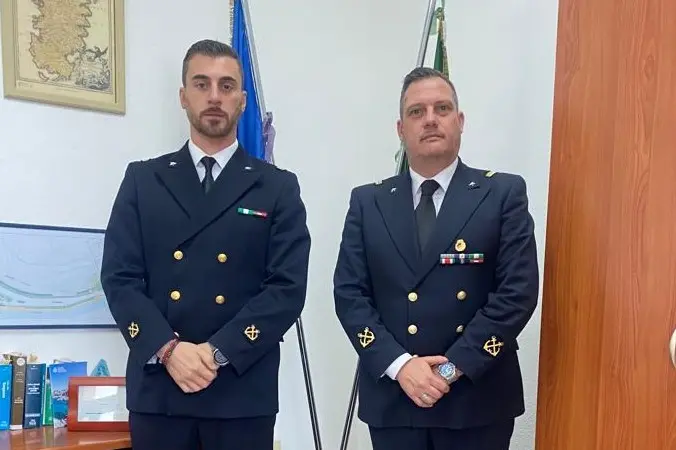 I due comandanti che si avvicenderanno (Foto Capitaneria di Porto)