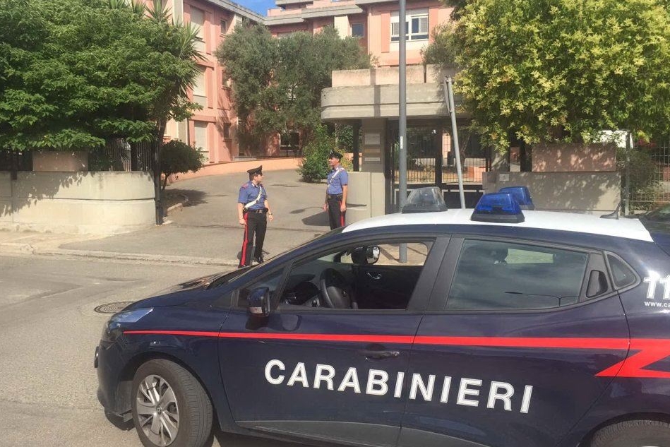 I carabinieri all'Aias (Archivio L'Unione Sarda)