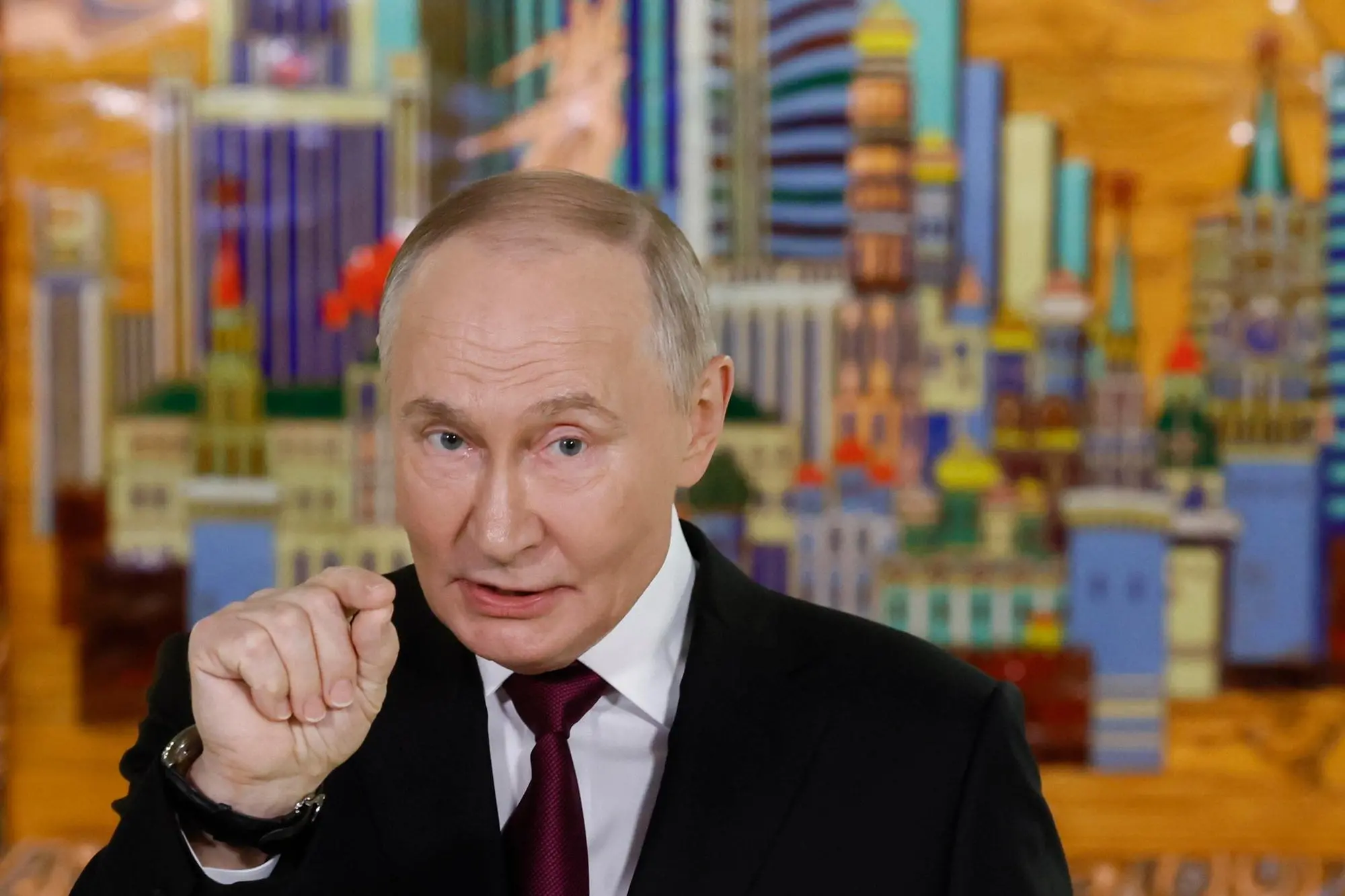 epa12564832 Russian President Vladimir Putin speaks to the media after attending a plenary session of the 16th VTB Investment Forum 'Russia Calling!' in Moscow, Russia, 02 December 2025. The forum runs from 02 to 03 December 2025. EPA/SERGEI ILNITSKY