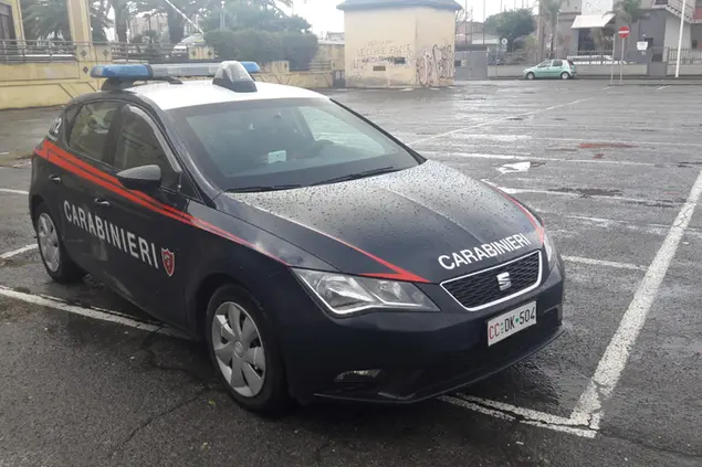 Carabinieri in via Newton (Archivio L'Unione Sarda)