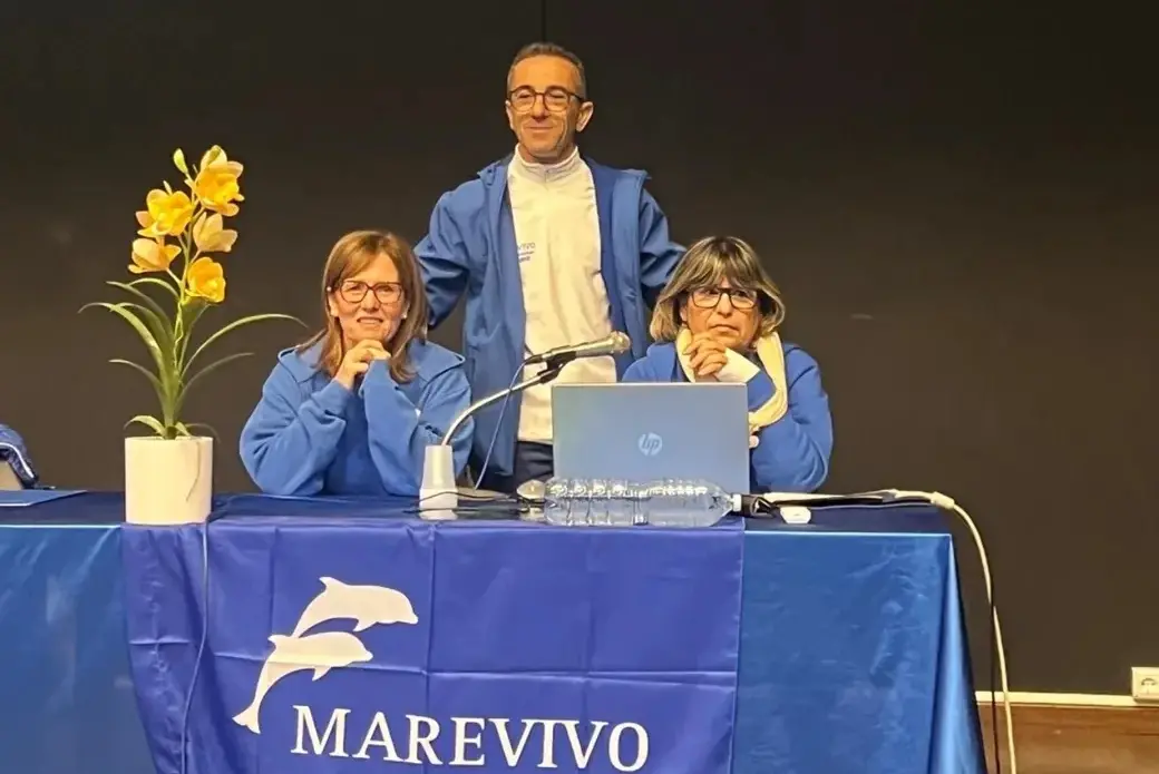 La delegazione di Marevivo a scuola. (a.s.)