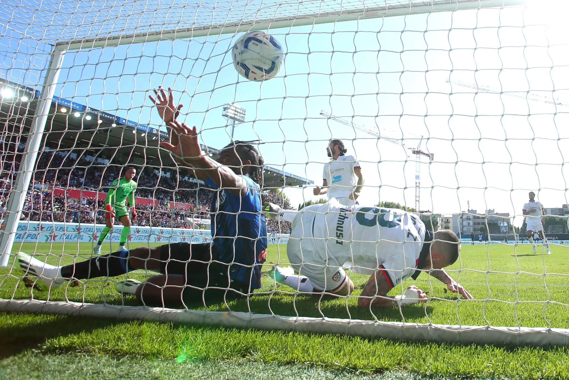 Il gol di Lookman (Ansa)