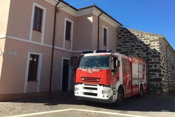I vigili del fuoco (foto L'Unione Sarda - Orbana)