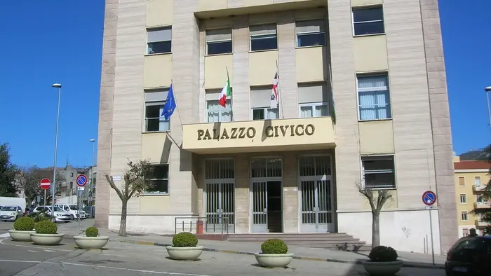https://immagini.unionesarda.it/version/c:YjU0MWNjZmYtNGFhYS00:ODg2NWFjN2EtMzJhZi00/image.webp?f=16:9