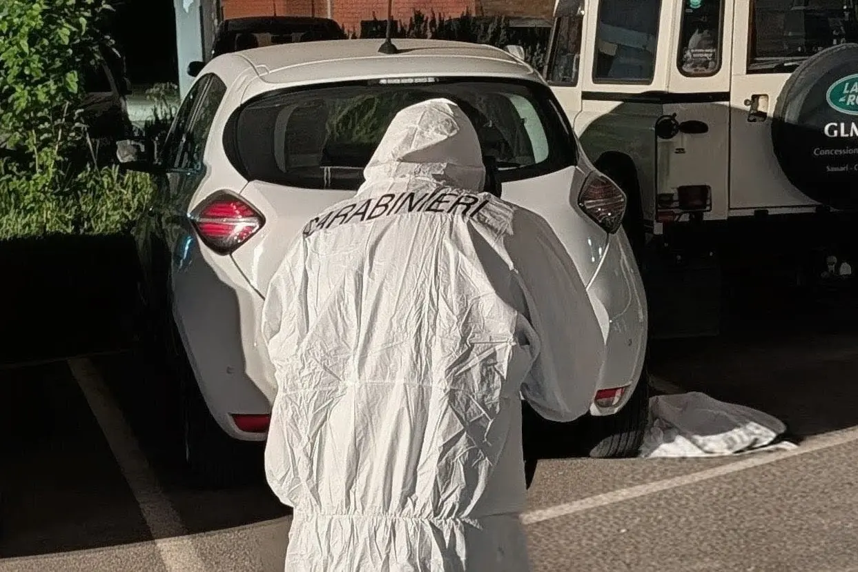 Carabinieri in piazza Settimio Severo (L'Unione Sarda)