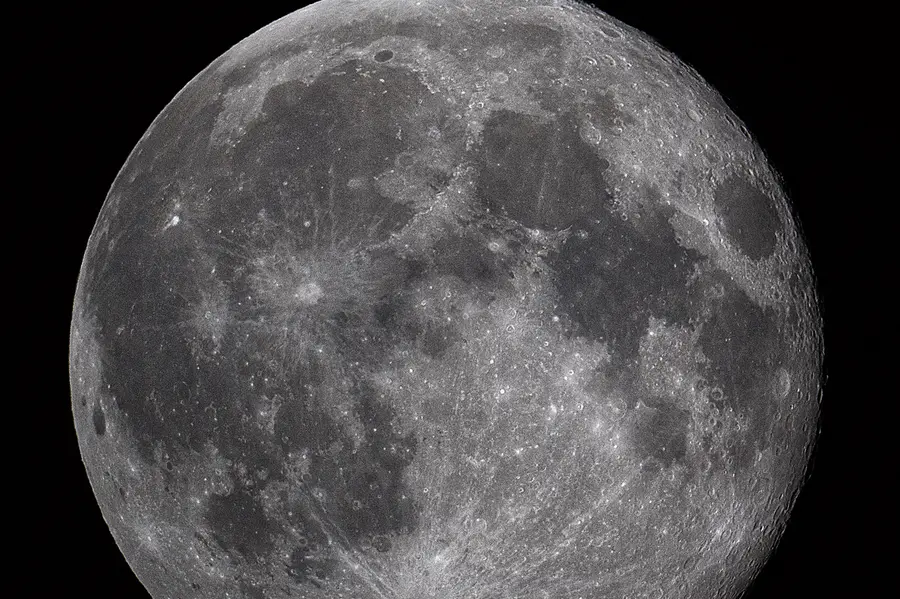 L'ultima superluna ripresa con il telescopio del Planetario de L'Unione Sarda (L'Unione Sarda - Floris)
