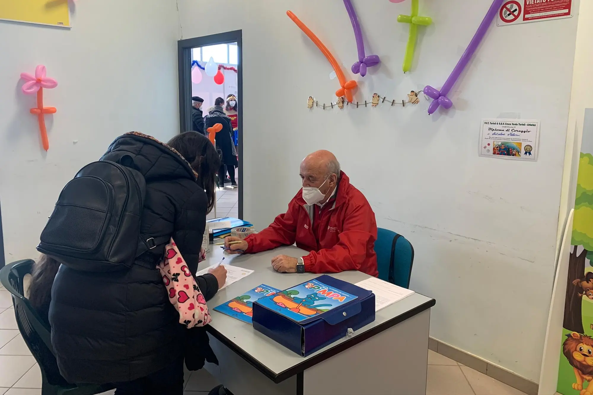 Natalino Meloni durante le operazione di vaccinazione anti-Covid