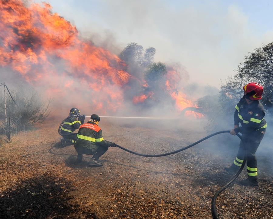 Vertice in Regione: «Salto di qualità nella lotta ai roghi»