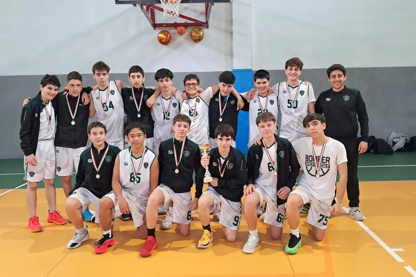I ragazzi dell'Astro vittoriosi nella finale Allievi di MSP (foto concessa da MSP Sardegna - Settore Pallacanestro)