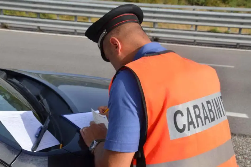 Controlli dei carabinieri (L'Unione Sarda - foto Pintori)